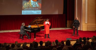 GRANDE SUCCESSO AI MARTEDI’ LETTERARI  PER “VICO DEI MIRACOLI” CON MARCELLO VENEZIANI