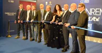 “CASA SANREMO 2026” TAGLIO DEL NASTRO PER LA DICIANNOVESIMA EDIZIONE (VIDEO E FOTO)