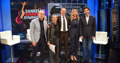 LA RASSEGNA SUMMER SYMPHONY 2026 DELLA FONDAZIONE ORCHESTRA SINFONICA DI SANREMO PRESENTATA IN ANTEPRIMA NELLA SALA LOUNGE MANGO DEL PALAFIORI LA RASSEGNA SUMMER SYMPHONY 2026 DELLA FONDAZIONE ORCHESTRA SINFONICA DI SANREMO PRESENTATA IN ANTEPRIMA NELLA SALA LOUNGE MANGO DEL PALAFIORI