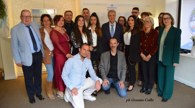 “BORDIGHERA VIVA” UNA SCELTA NETTA – UN IMPEGNO VERO PER CAMBIARE LA CITTA’ (FOTO CANDIDATI)