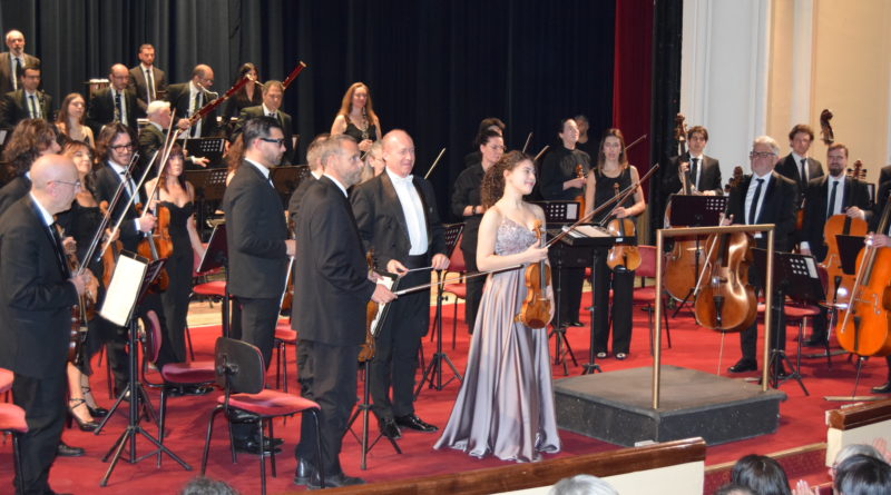 GRANDE SUCCESSO PER IL CONCERTO “IL CANTO DEL VIOLINO E IL VENTO DI SCOZIA” CON L’ORCHESTRA SINFONICA DI SANREMO (VIDEO E FOTO)