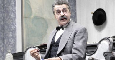 TULLIO SOLENGHI AL TEATRO CAVOUR DI IMPERIA CON LO SPETTACOLO “COLPI DI TIMONE”