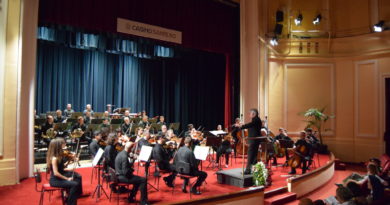APPLAUSI SCROSCIANTI  PER L’ORCHESTRA SINFONICA DI SANREMO DIRETTA DAL M°GUDNI EMILSSON