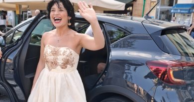 UN OMAGGIO DI ONDA CUBANA PER L’ARRIVO DELLA VIOLONCELLISTA ANA CARLA MAZA NELLA CITTA’ DI SANREMO