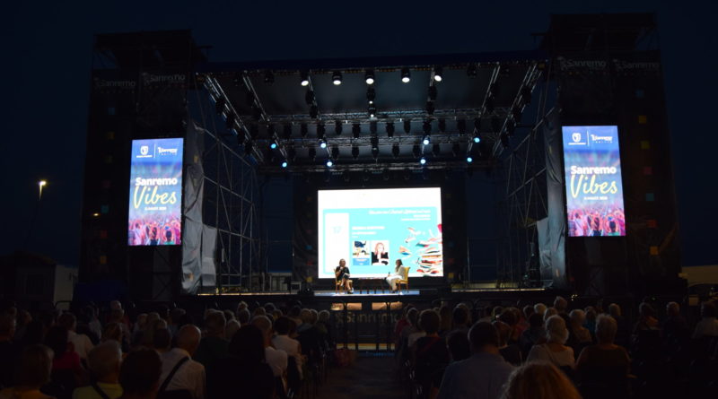 SANREMO – PER “LA NOTTE DEI FIORI” INSTALLATO UN MAXI SCHERMO A PIAN DI NAVE