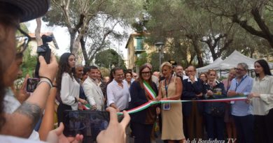 GRANDE FOLLA PER L’INAUGURAZIONE DELLA 13^ EDIZIONE DEL “BORDIGHERA BOOK FESTIVAL 2026” (VIDEO E FOTO)