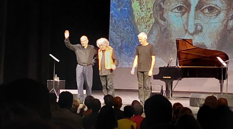 TEATRO ARISTON – EMOZIONI PER LO SPETTACOLO “FRANCESCO” CON ANGELO BRANDUARDI E ALDO CAZZULLO (VIDEO E FOTO)