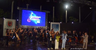 STRAORDINARIO CONCERTO DI PAOLA TURCI CON L’ORCHESTRA SINFONICA DI SANREMO DIRETTA DAL M° VALTER SIVILOTTI