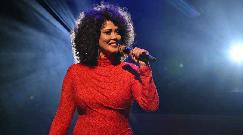 BELINDA DAVIDS E L’ORCHESTRA SINFONICA DI SANREMO CELEBRANO LA MAGIA DELL’INDIMENTICABILE WHITNEY HOUSTON