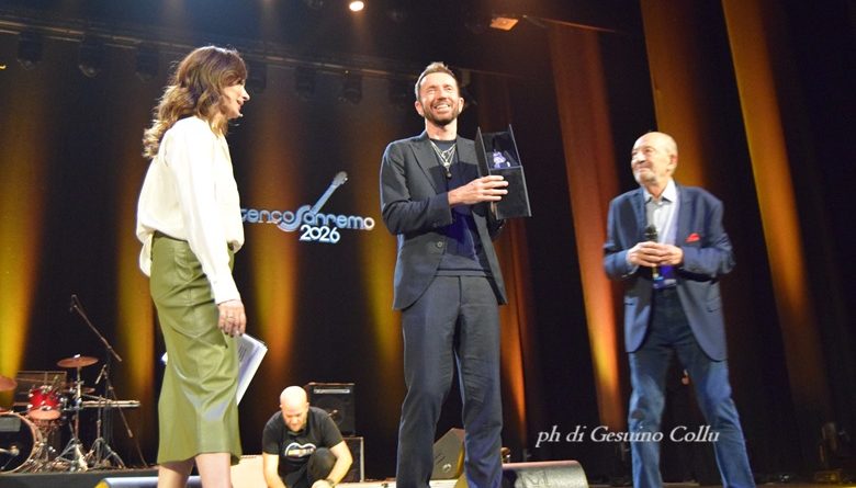 PREMIO TENCO ALL’OPERATORE CULTURALE 2026 ANDREA SCANZI (VIDEO E FOTO)