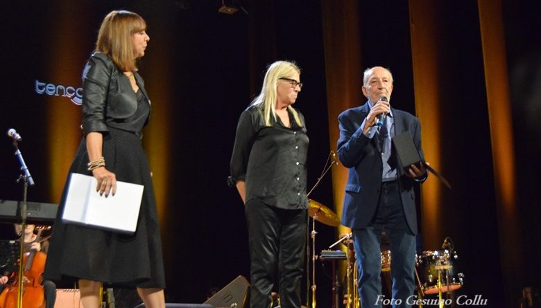 PREMIO TENCO 2026 – PREMIO YORUM 2026 A JUAN CARLOS “FLACO” BIONDINI (VIDEO E FOTO)