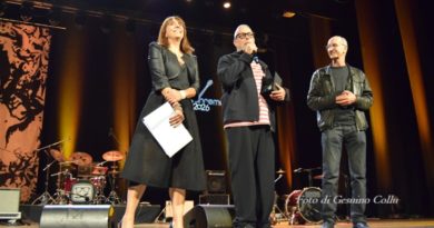 PREMIO TENCO – PREMIO TENCO ALLA CARRIERA A FRANKIE HI-NRG MC  (VIDEO E FOTO)